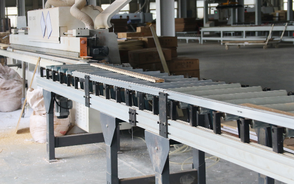 重庆柯叶木门：先进生产设备11